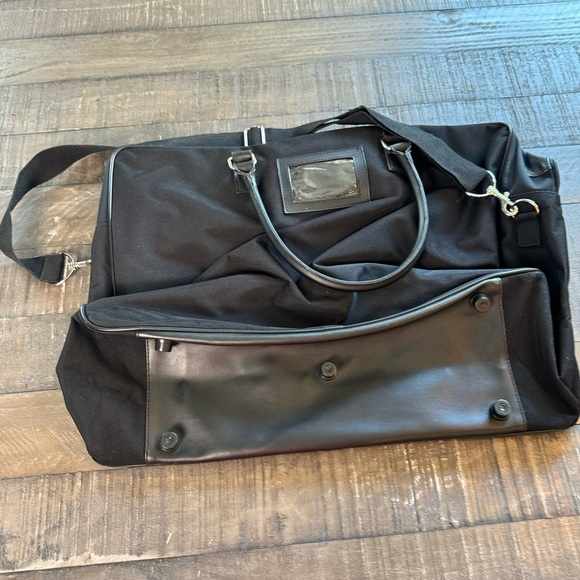 Calvin Klein Duffle Bag Carry On Black Arm Strap Travel Weekend Bag - Picture 7 of 9